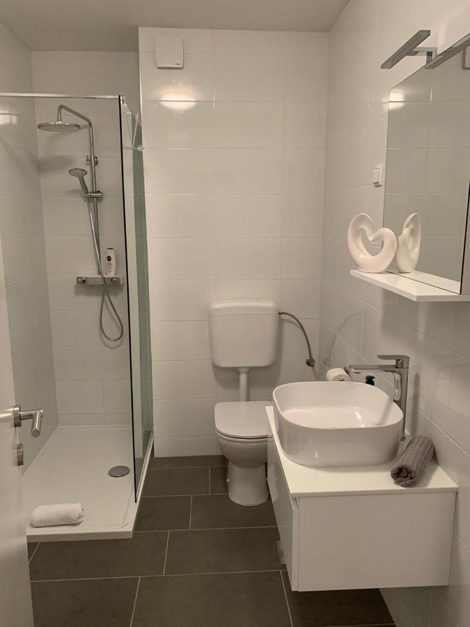 The Roof - Luxury Apartment โอมิช ภายนอก รูปภาพ