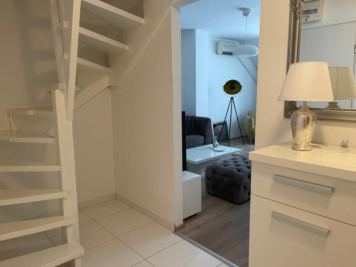 The Roof - Luxury Apartment โอมิช ภายนอก รูปภาพ