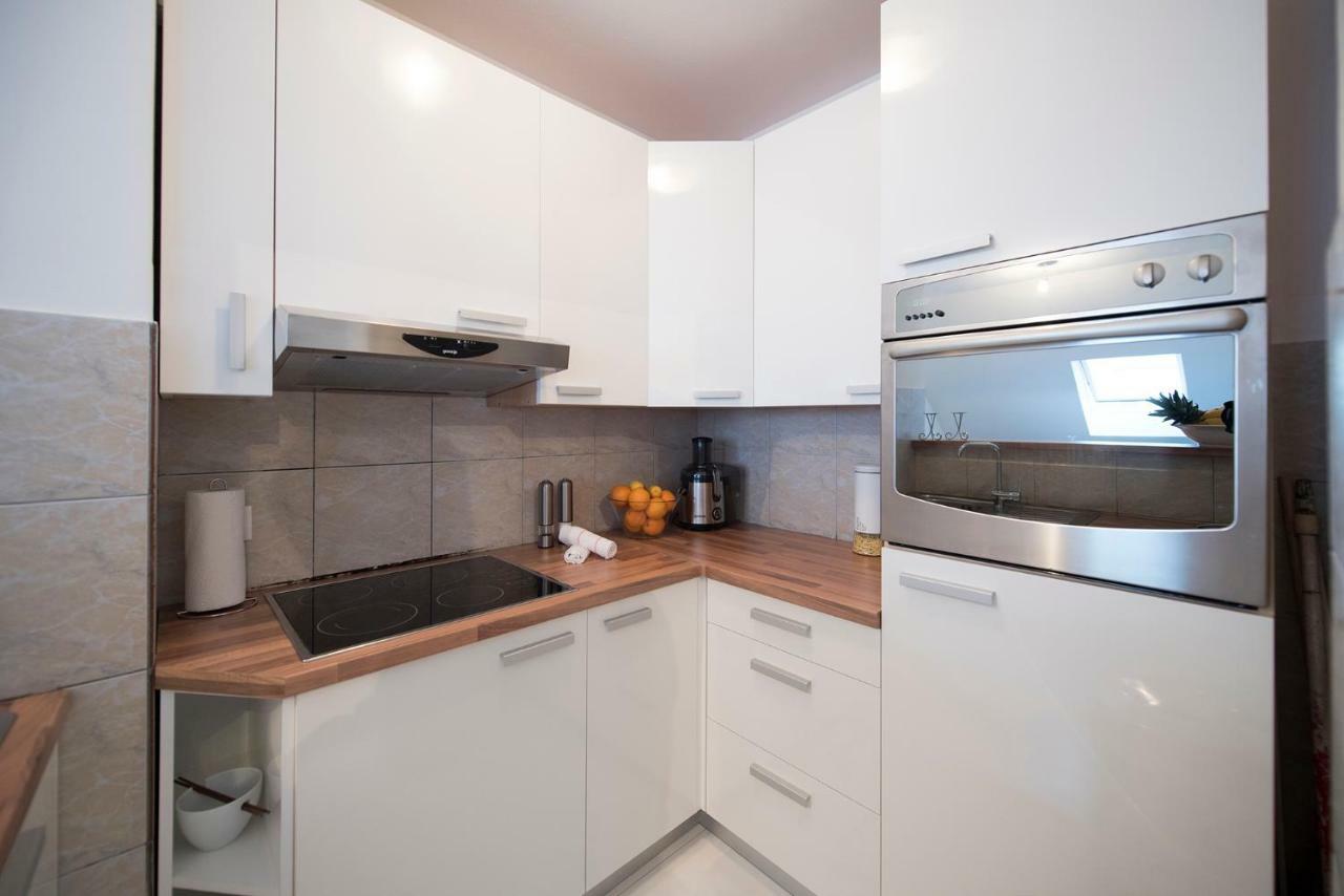 The Roof - Luxury Apartment โอมิช ภายนอก รูปภาพ